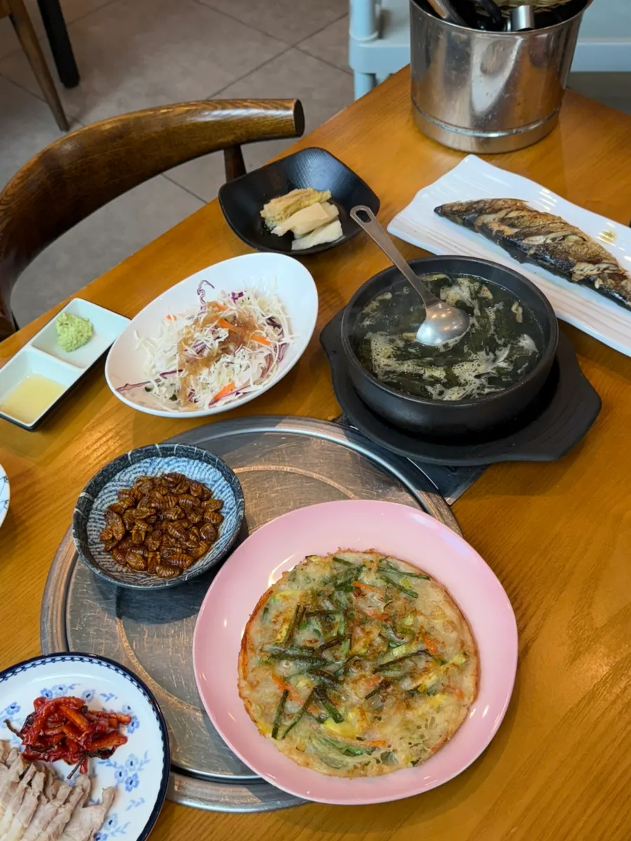 따끈하고 바삭한 전 한 접시