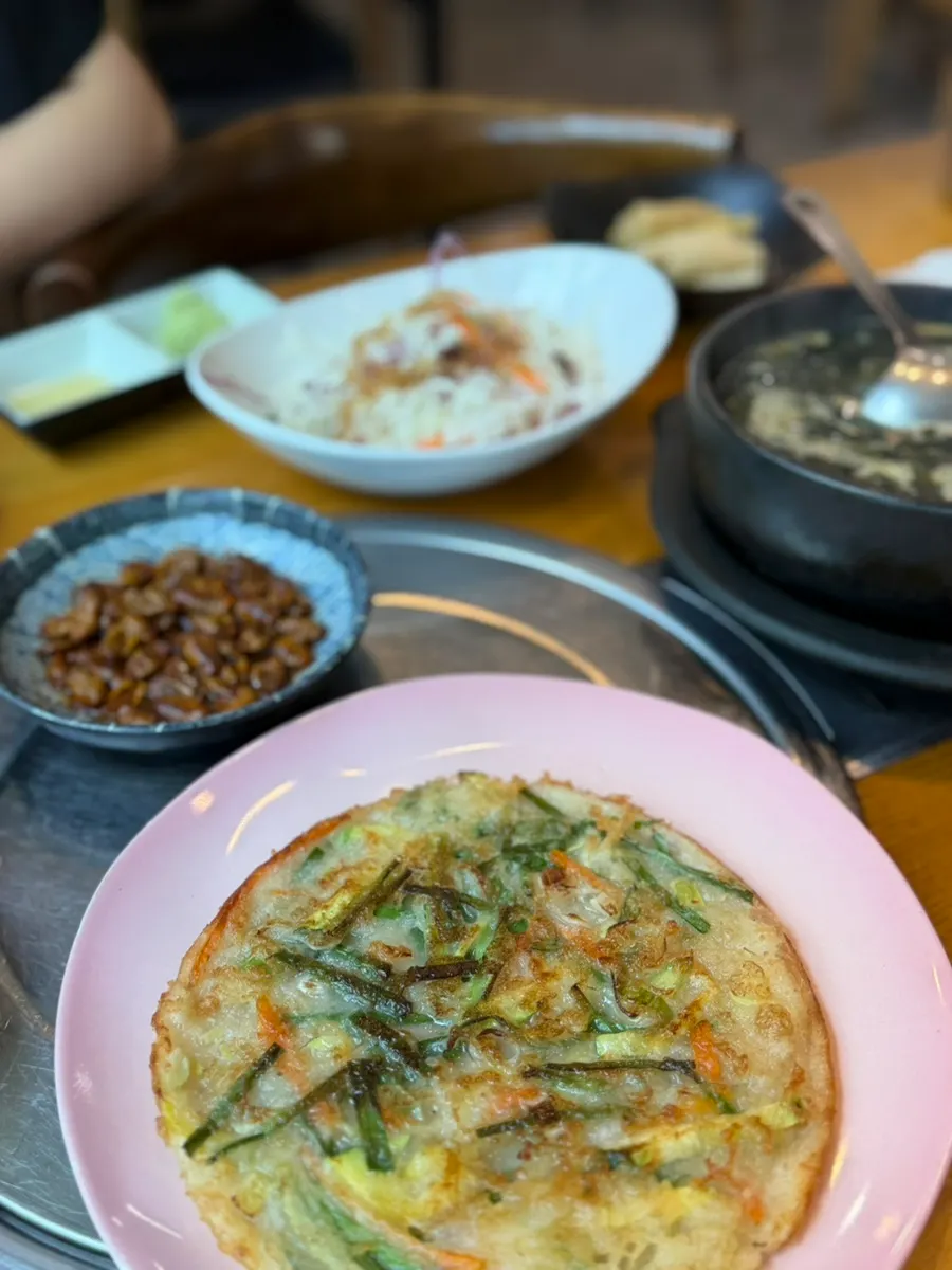 회 전에 나온 곁들임 요리