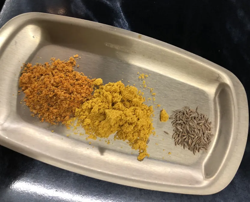 Three seasonings: cumin, chalryo, and curry blend