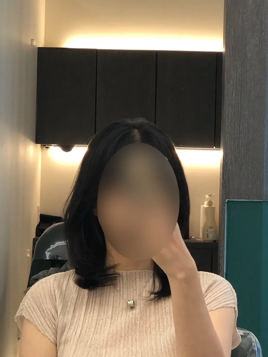 밑단에 탱글하게 잡힌 C컬