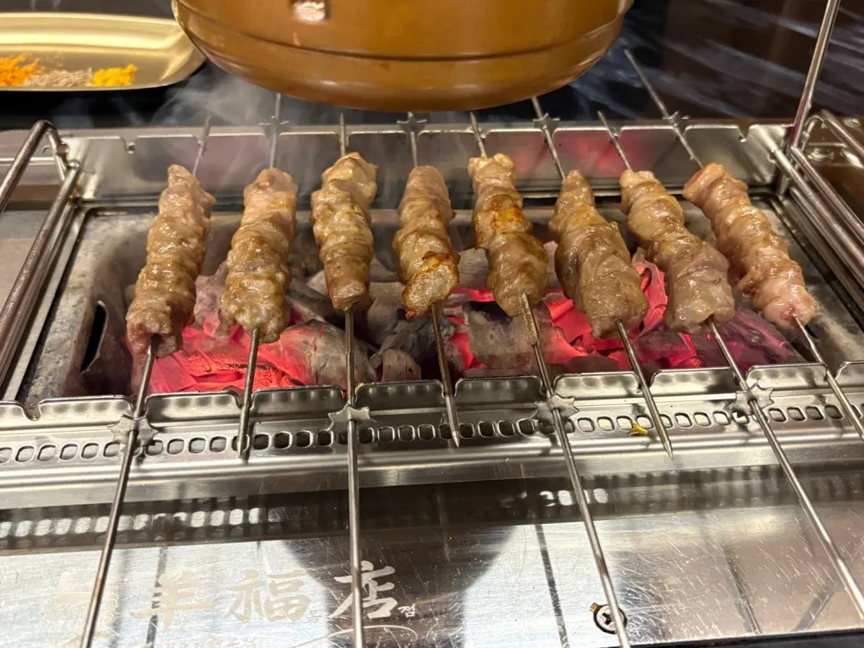 ヤンボクジョム東大邱駅店の羊肉串の食卓