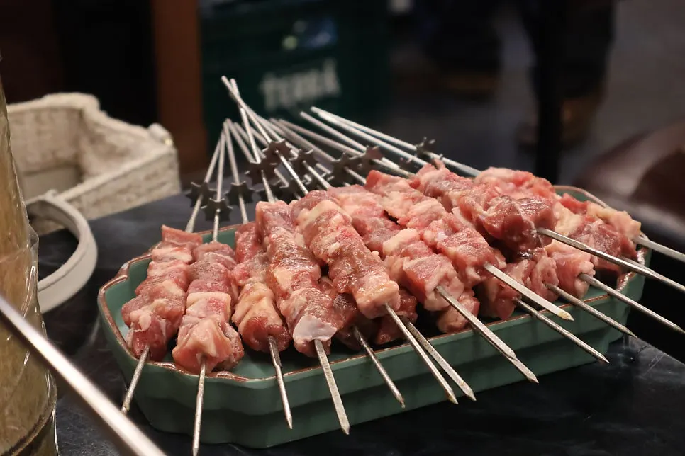 동대구역 양꼬치집 양복점 매장 모습