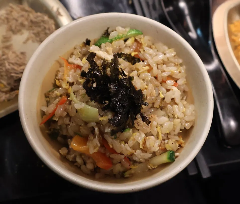 부드럽게 익은 양꼬치 단면