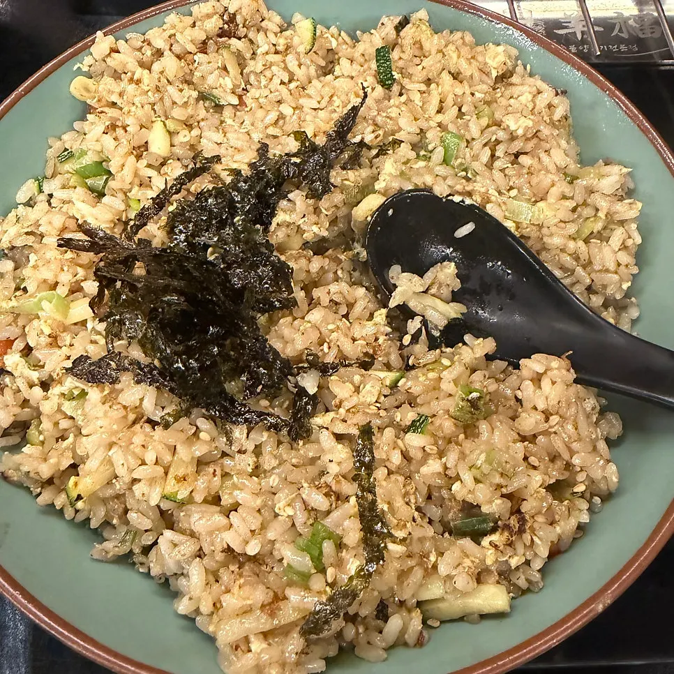 A generous serving of Yangbokjeom's egg fried rice