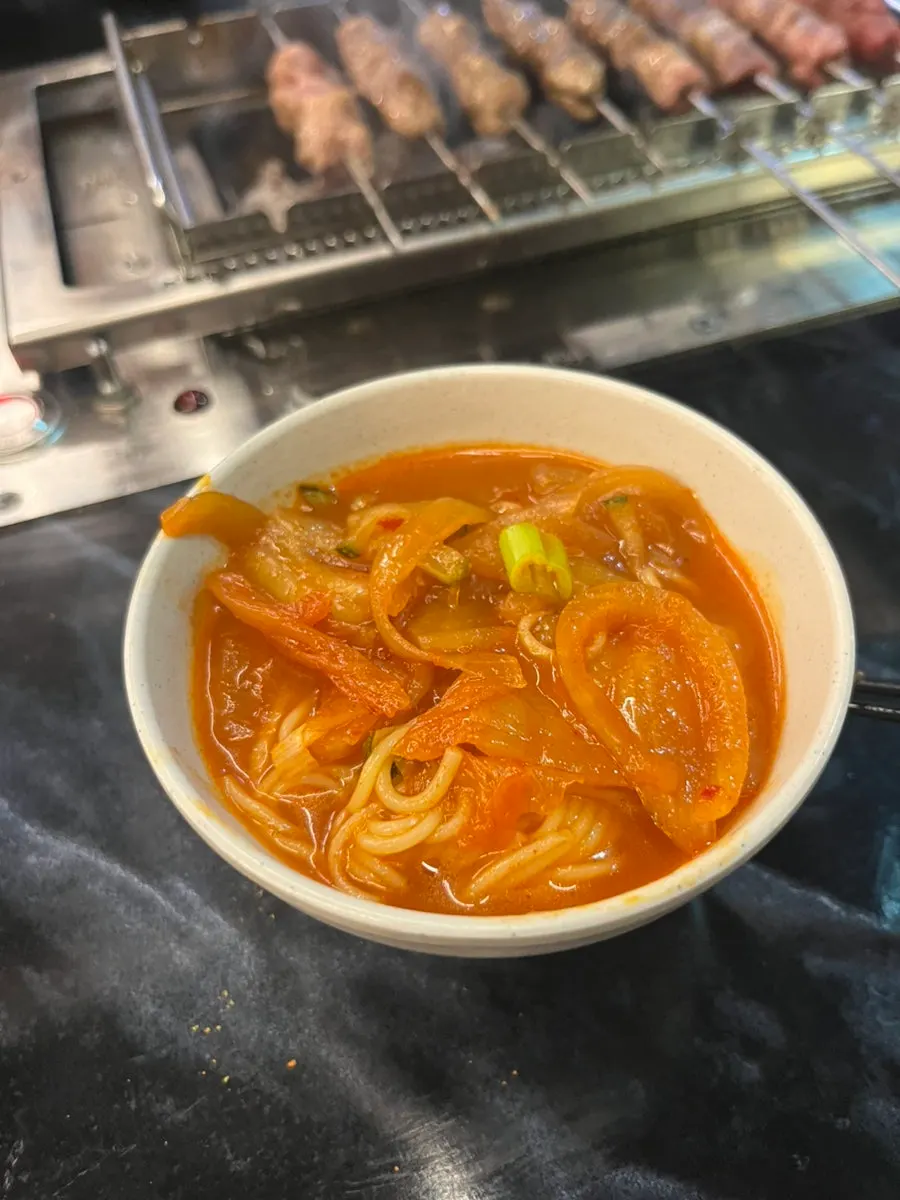 A generous portion of Yangbokjeom's okmyeon