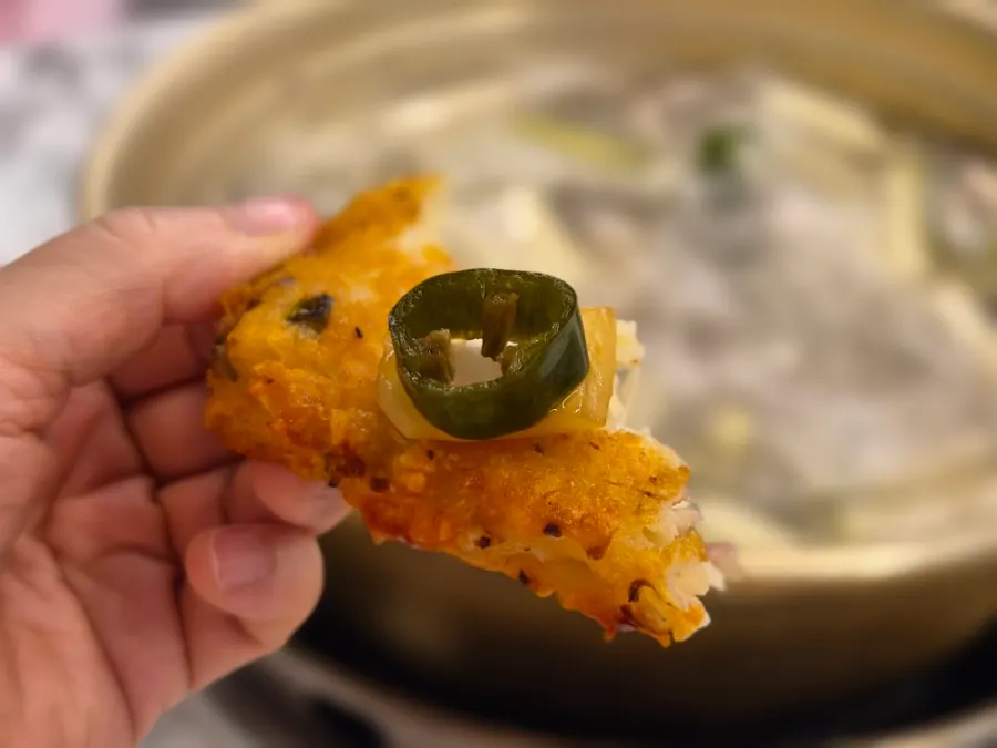 막걸리 한 잔과 함께한 빈대떡 상차림