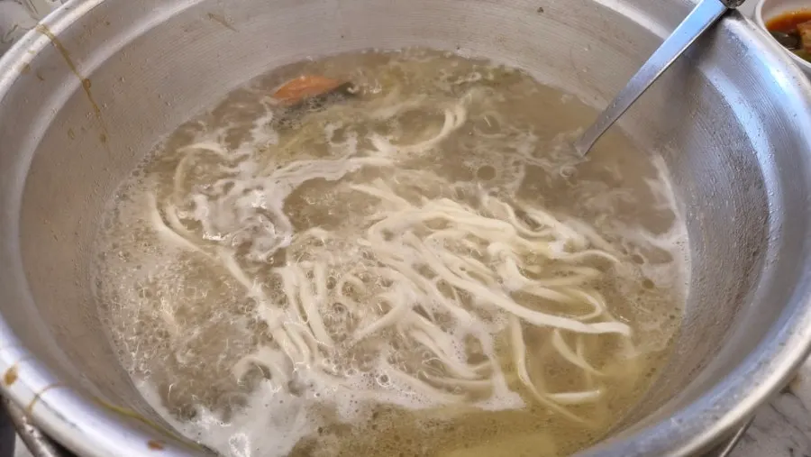 Knife-cut noodles boiled in the chicken broth