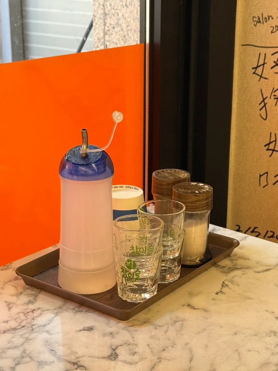 단체 손님도 앉을 수 있는 테이블 자리