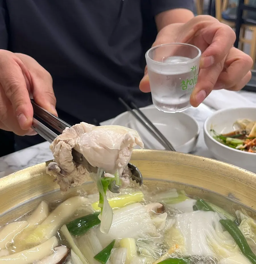 Close-up of the dak hanmari pot with a deepened broth