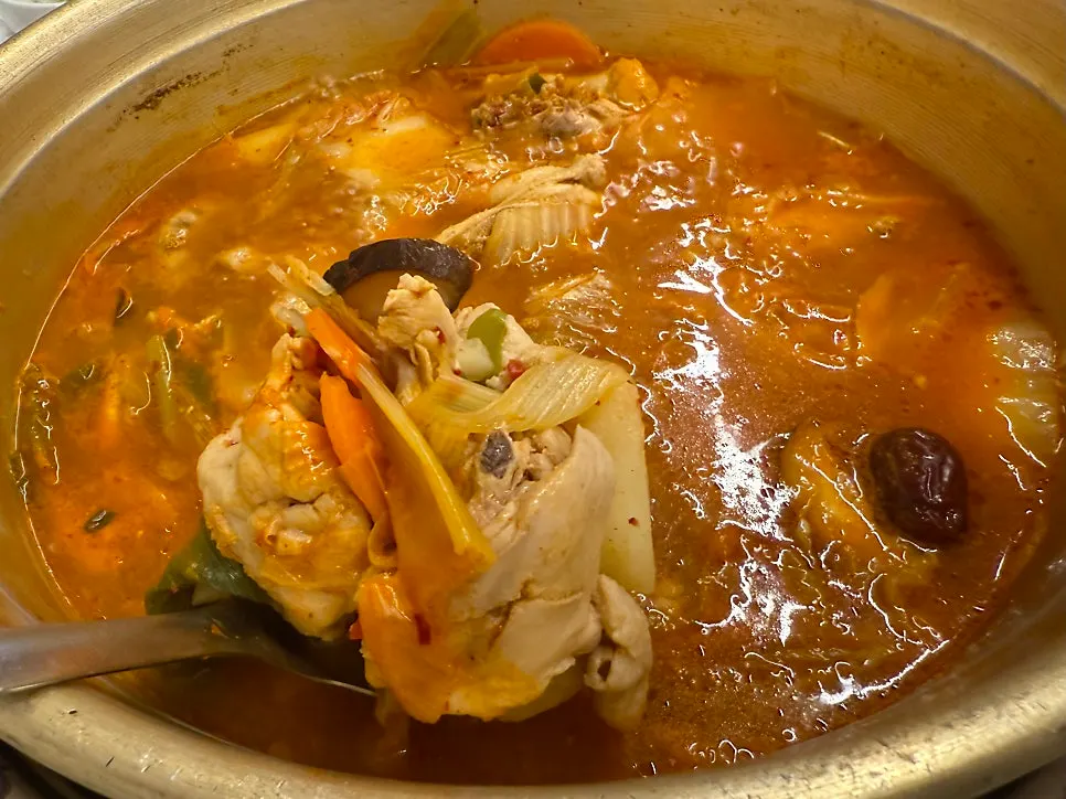 Dak hanmari broth turned spicy after adding dadaegi