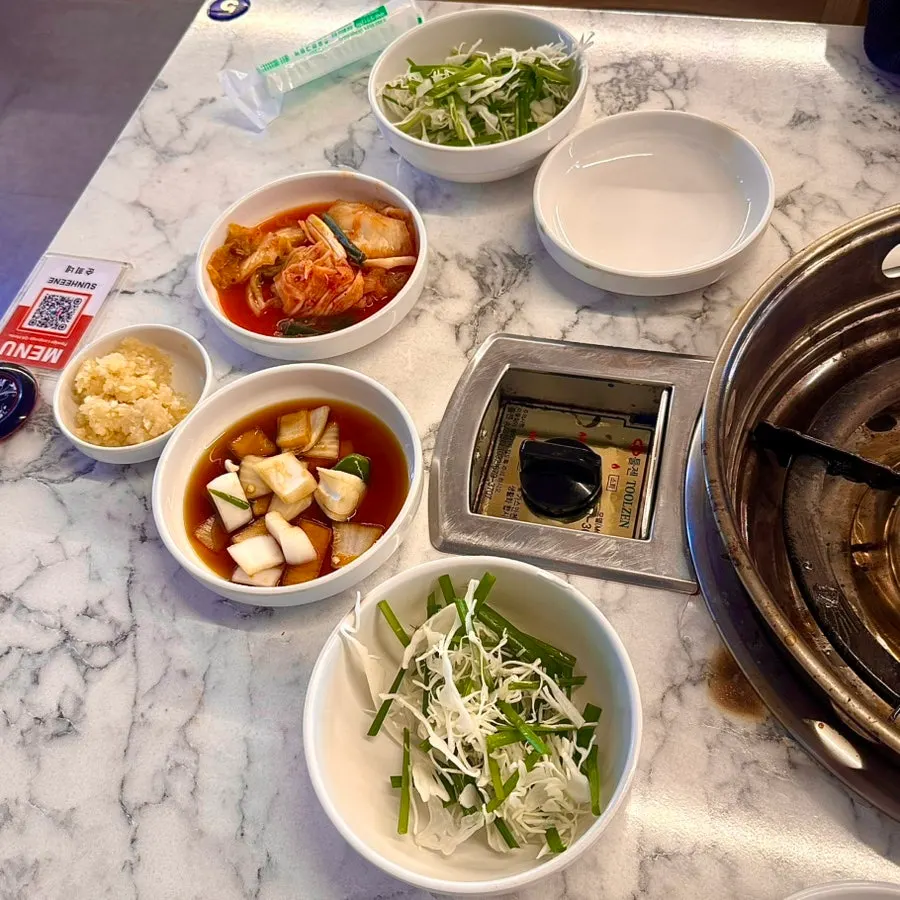 닭한마리 기본 세팅된 테이블