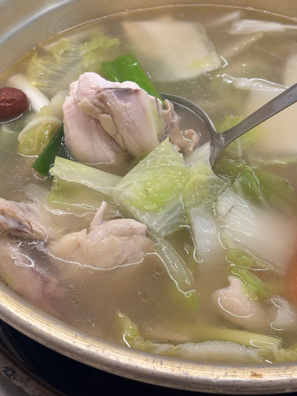 푸짐한 닭한마리 한 냄비