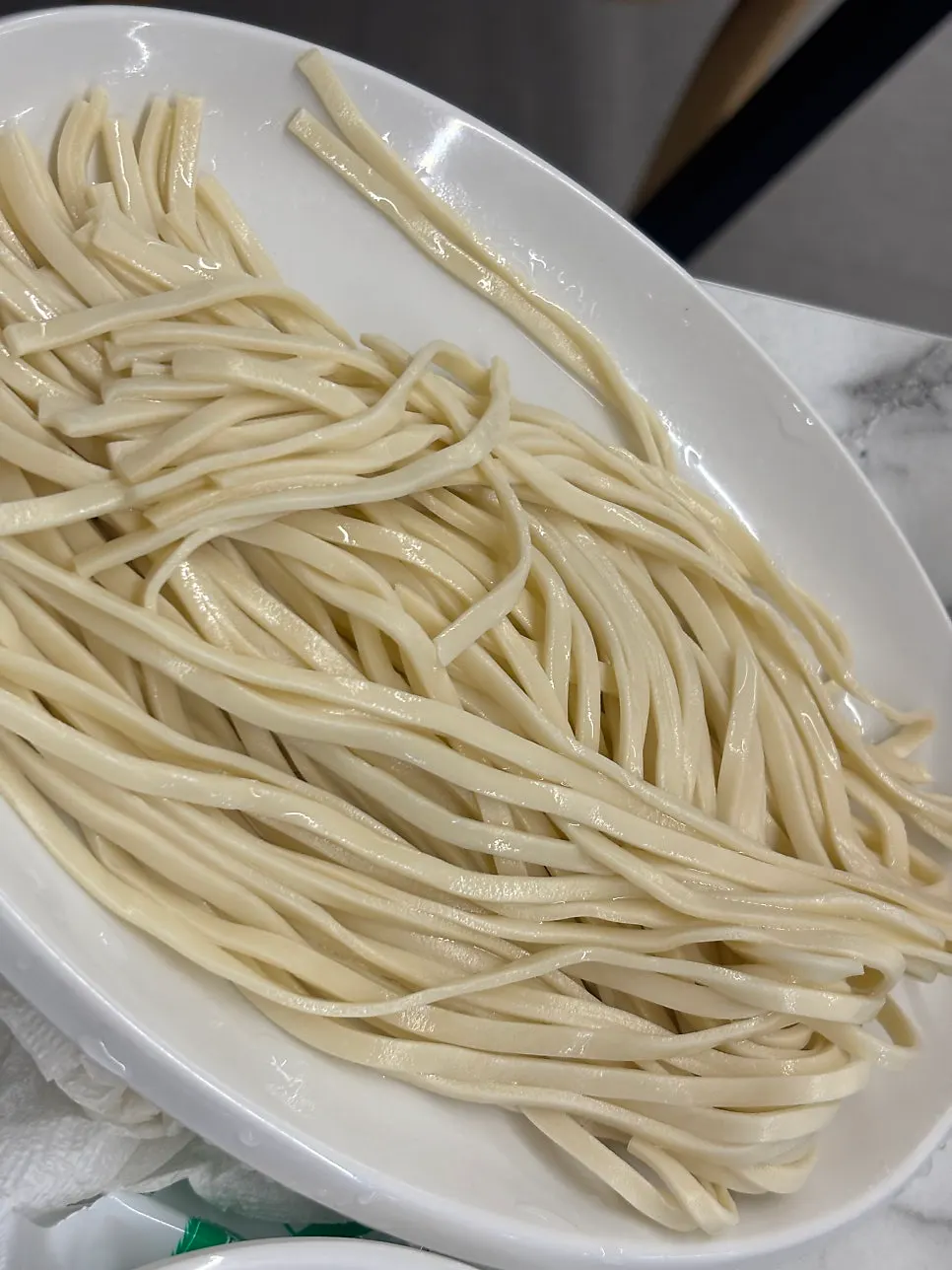 닭한마리 국물에 넣은 칼국수 사리