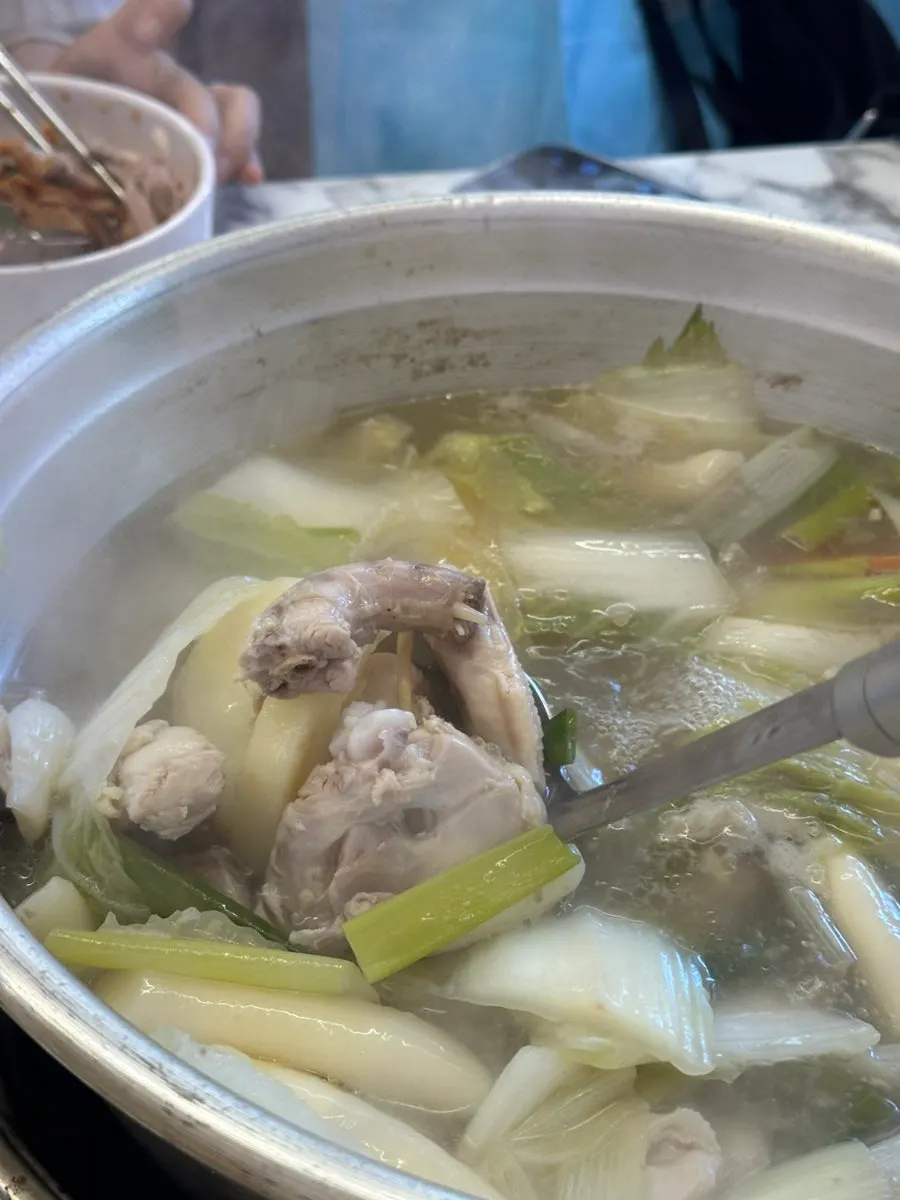 감자와 떡이 들어간 닭한마리 냄비