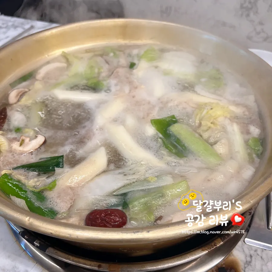 First photo from our visit to Sunhuine Bindaetteok Dak Hanmari Dongdaemun