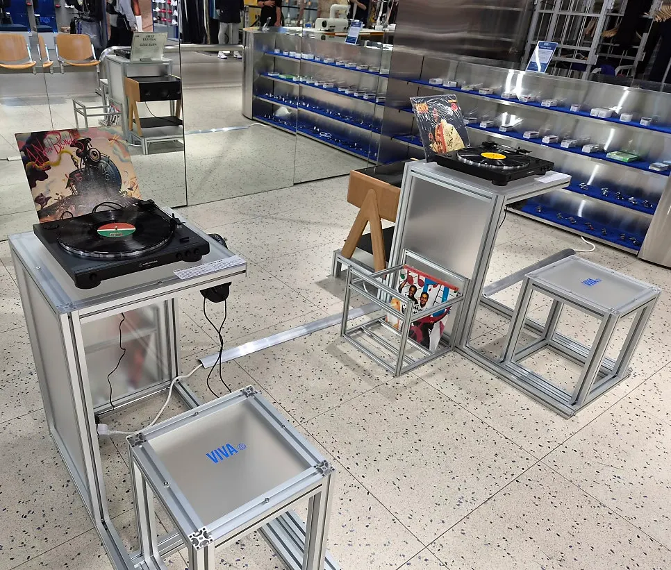 Shop waiting area used during a long shopping trip