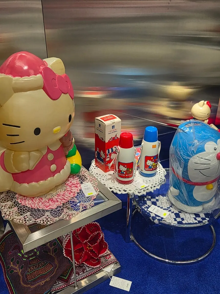 Giant-sized Kitty doll and accessories