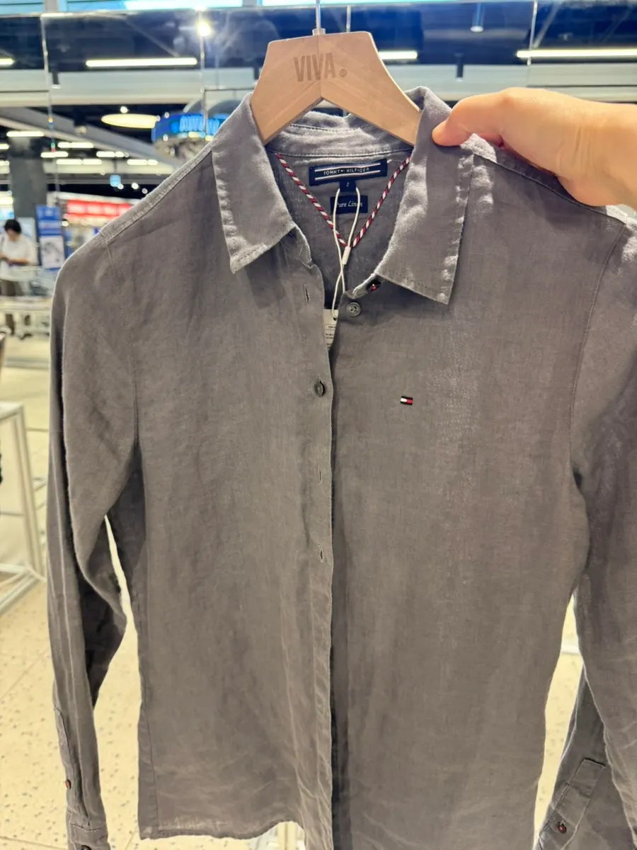 Color of the Tommy shirt given as a gift to my sister