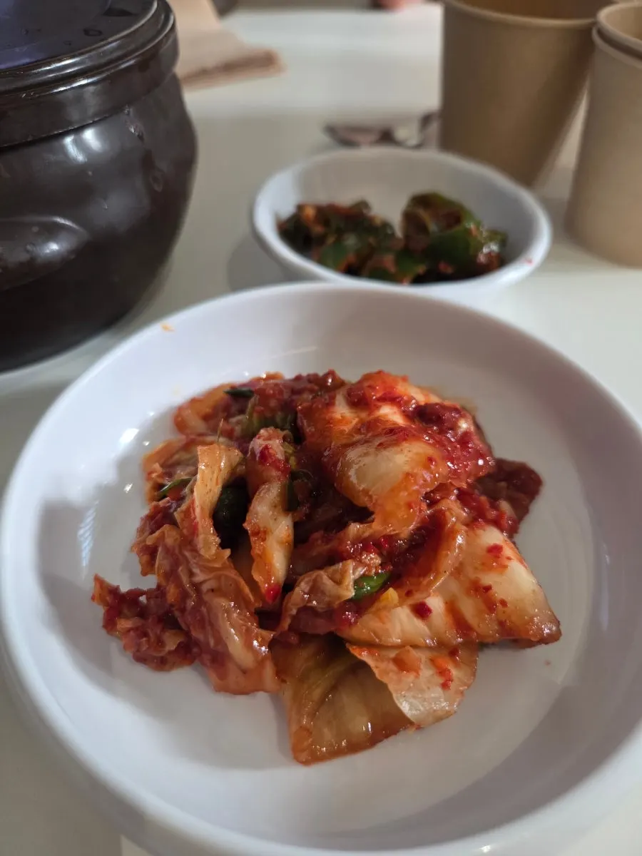 밑반찬 김치와 오이된장무침