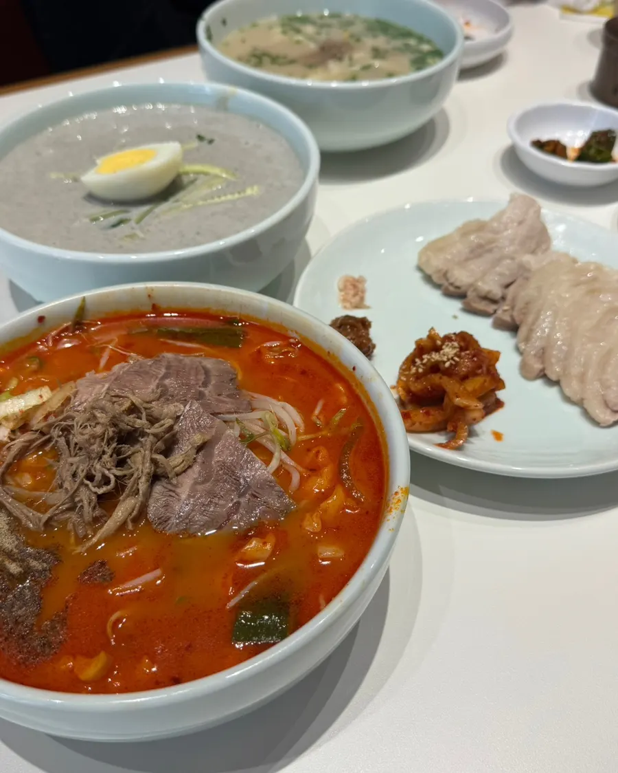 Meja di Donggok Jemyeon selepas makan
