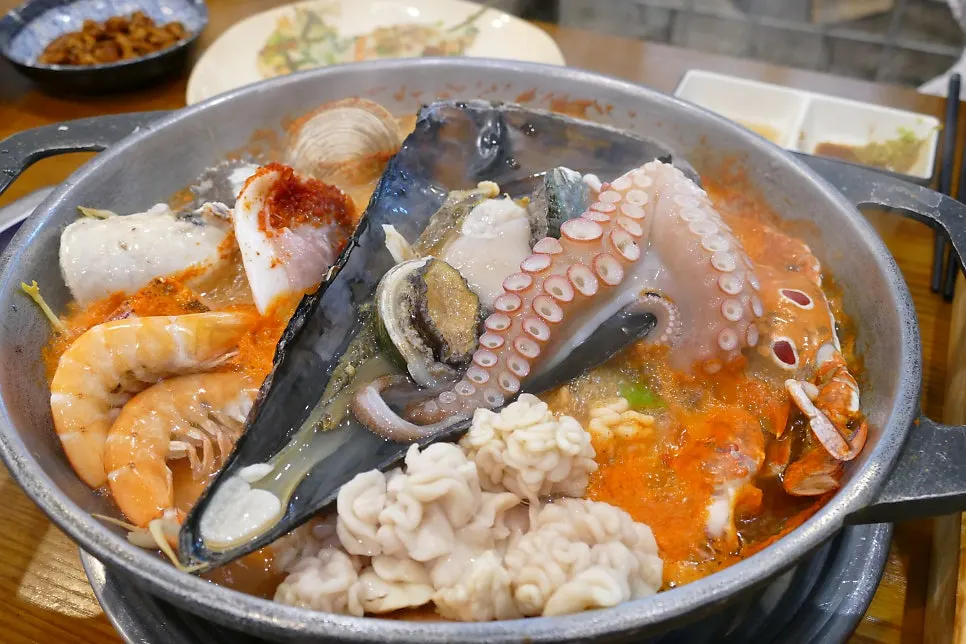 두정동 동해바다횟집 외관