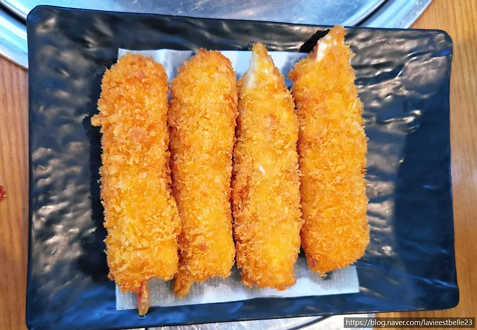 리뷰 이벤트로 받은 대게튀김 네 개