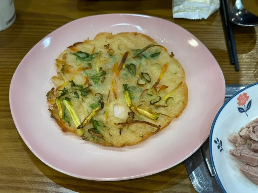 세트 메뉴와 함께 차려진 상차림