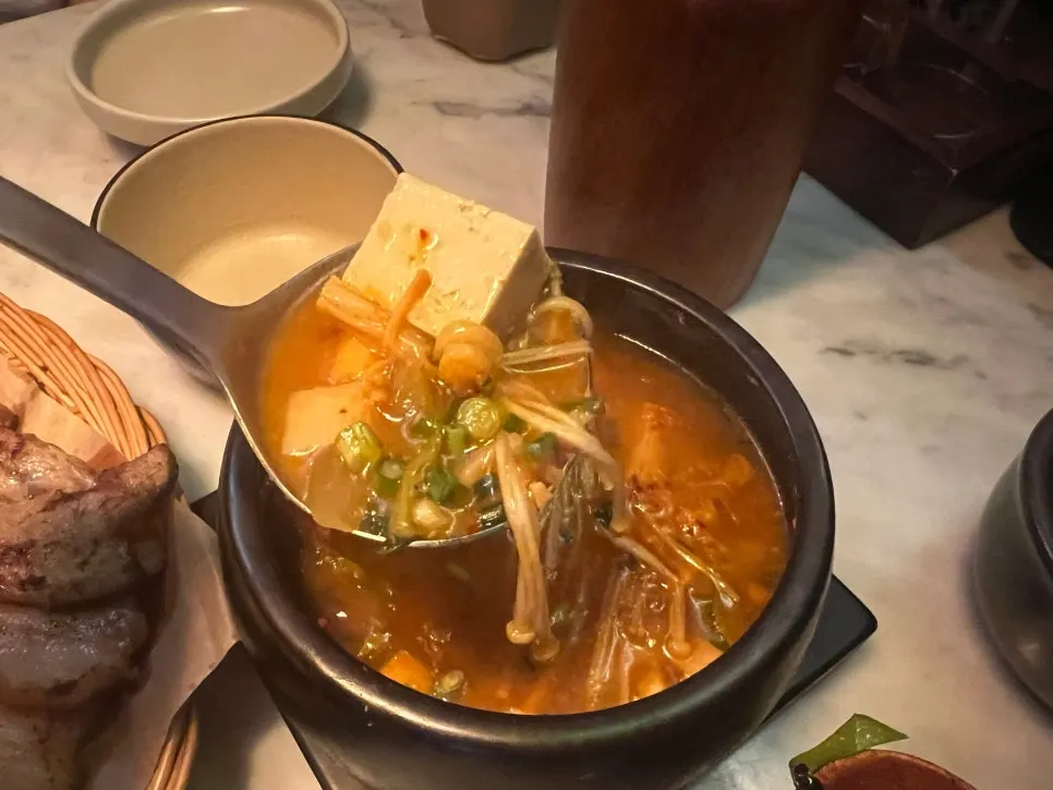 이모 밥상에 함께 나온 된장찌개
