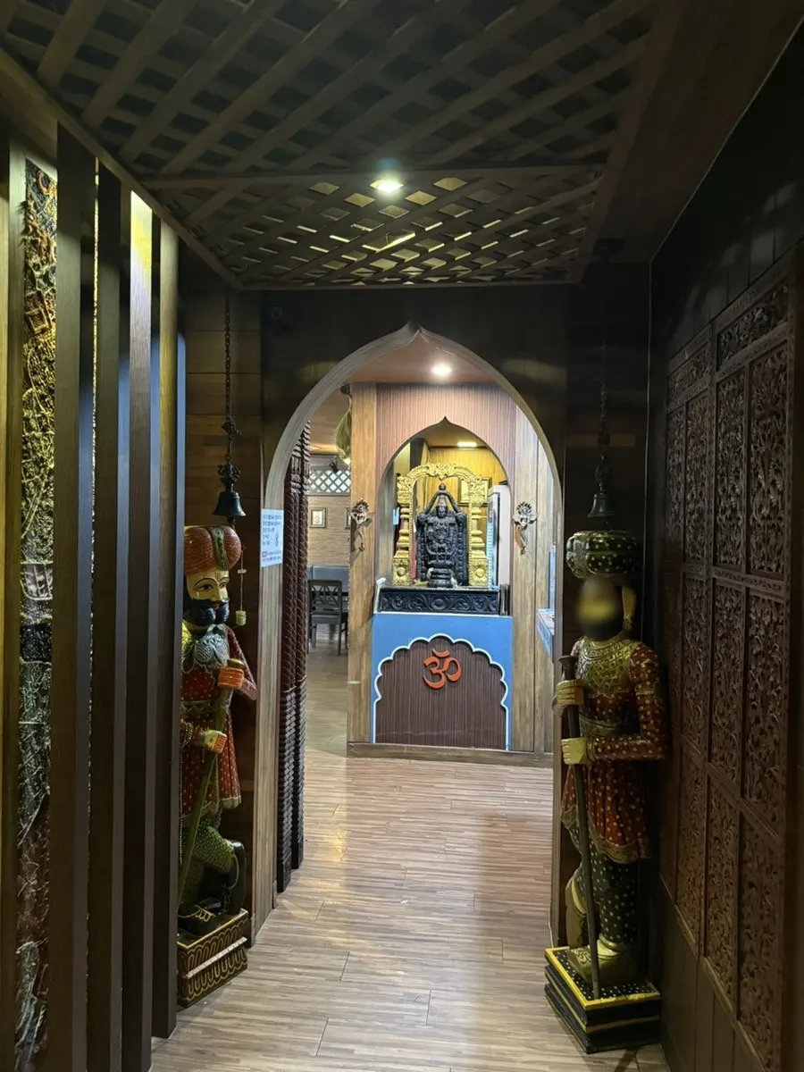 Neatly arranged seating on the 2nd-floor hall