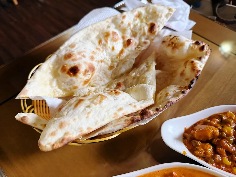 Basic garlic naan served in three pieces
