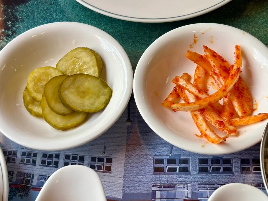 나마스테 동묘점 창가 자리 식사 마무리