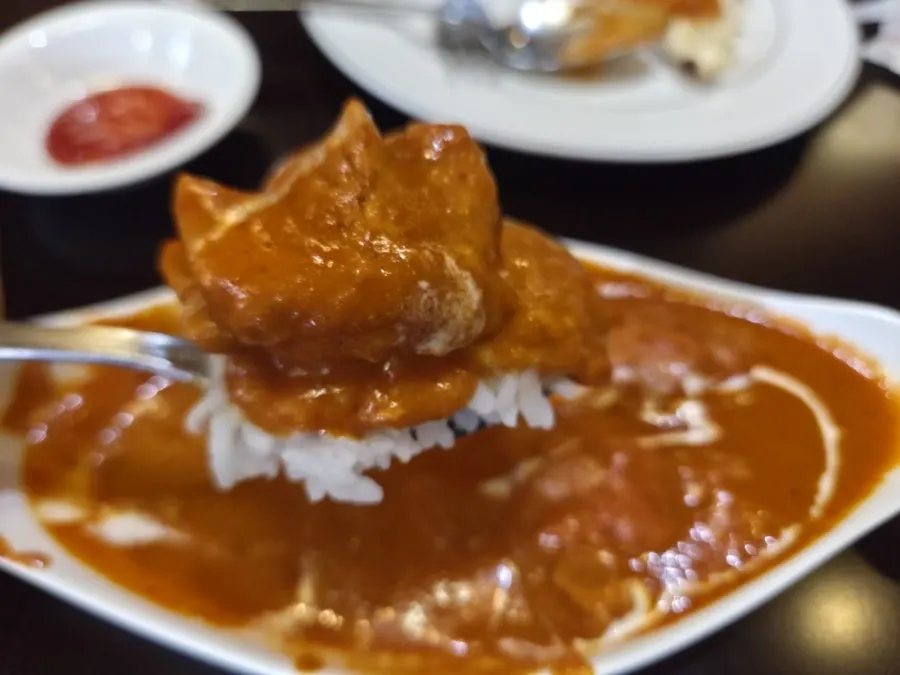 Chicken makhani curry served with rice