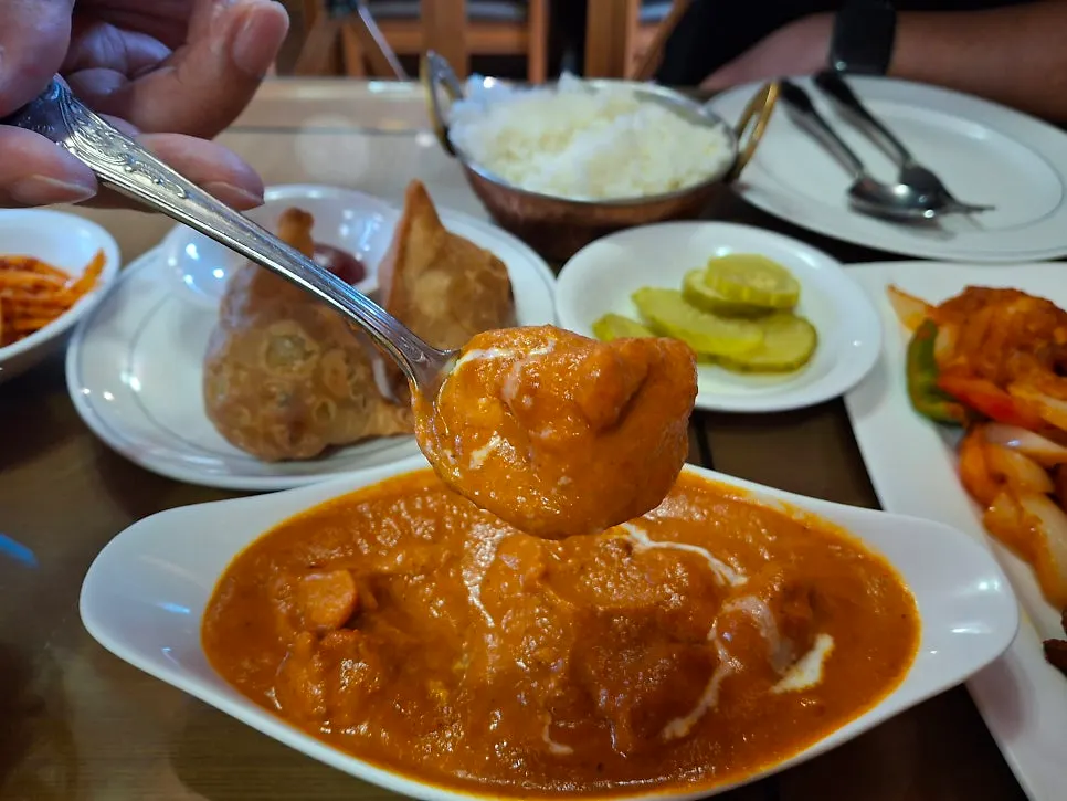 Photo of chicken makhani with chicken pieces