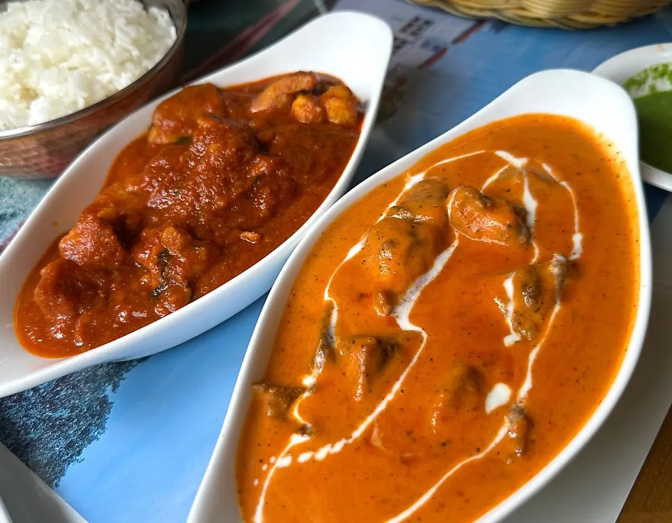 Garlic naan served as three pieces