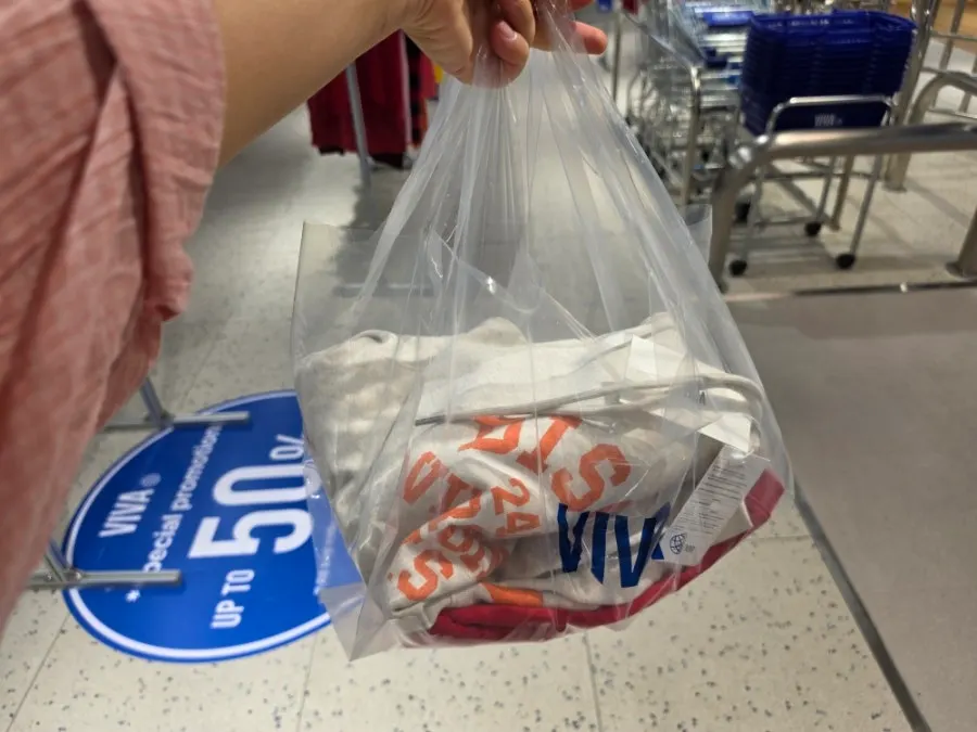 Hoodie and sweatshirt bought for 51,200 won with 20% discount