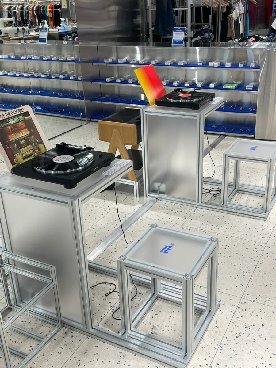 LP corner selling records for ₩9,900