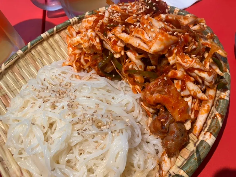 소면과 함께 나온 골뱅이무침