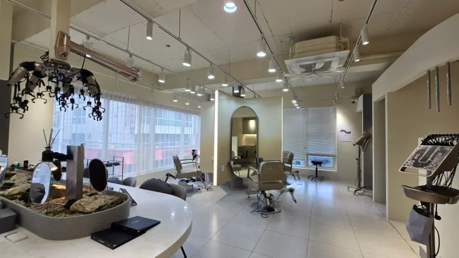 Spacious treatment area at Chamer