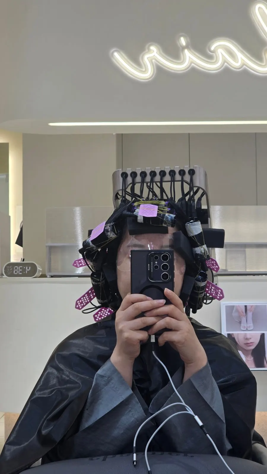 C-curl setting perm being added to mid-length hair