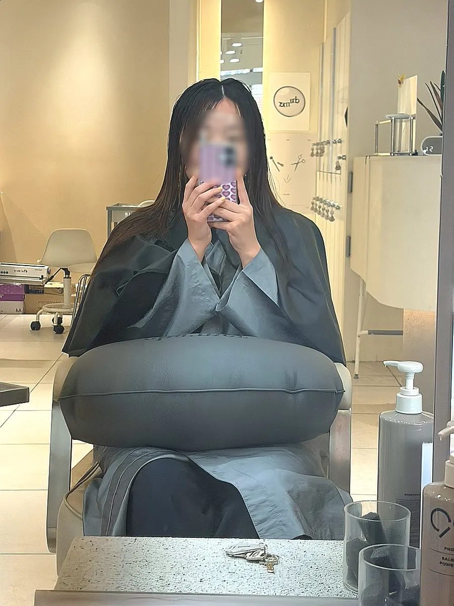 열처리 후 중화 작업 중인 모발
