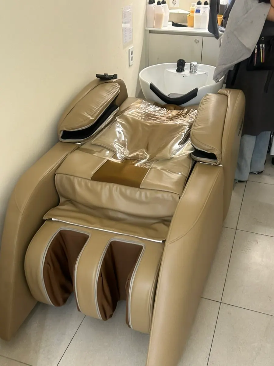 Scalp protection and hair-coloring process