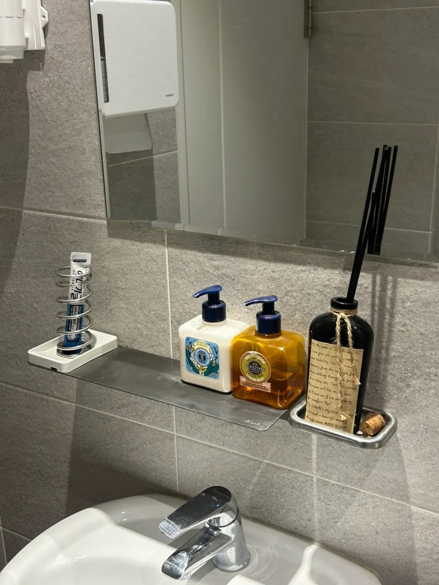 Shampoo room with a massage chair