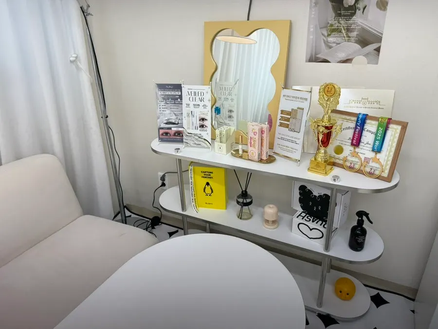 Neatly arranged Beauty Haze interior