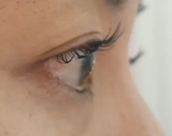 Lifted lash curl after the moisture nourishing lash lift