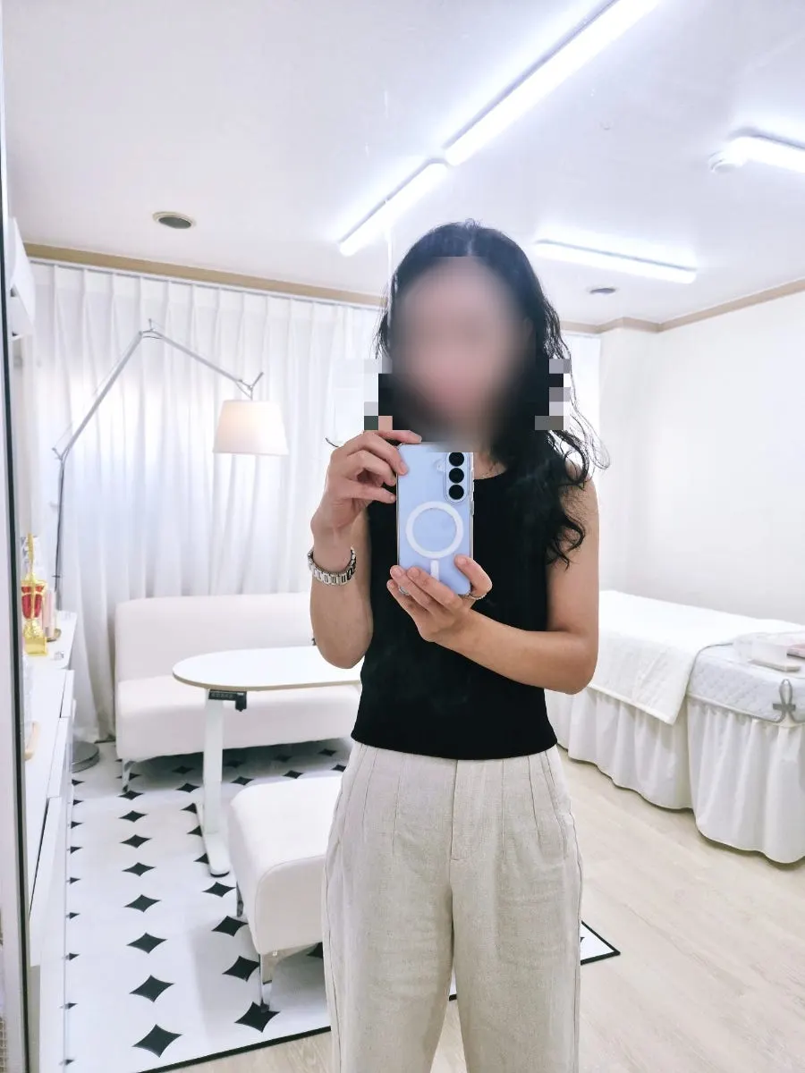 대기 공간의 전신 거울