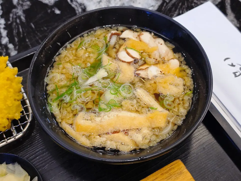 Table setting with mini udon and tempura