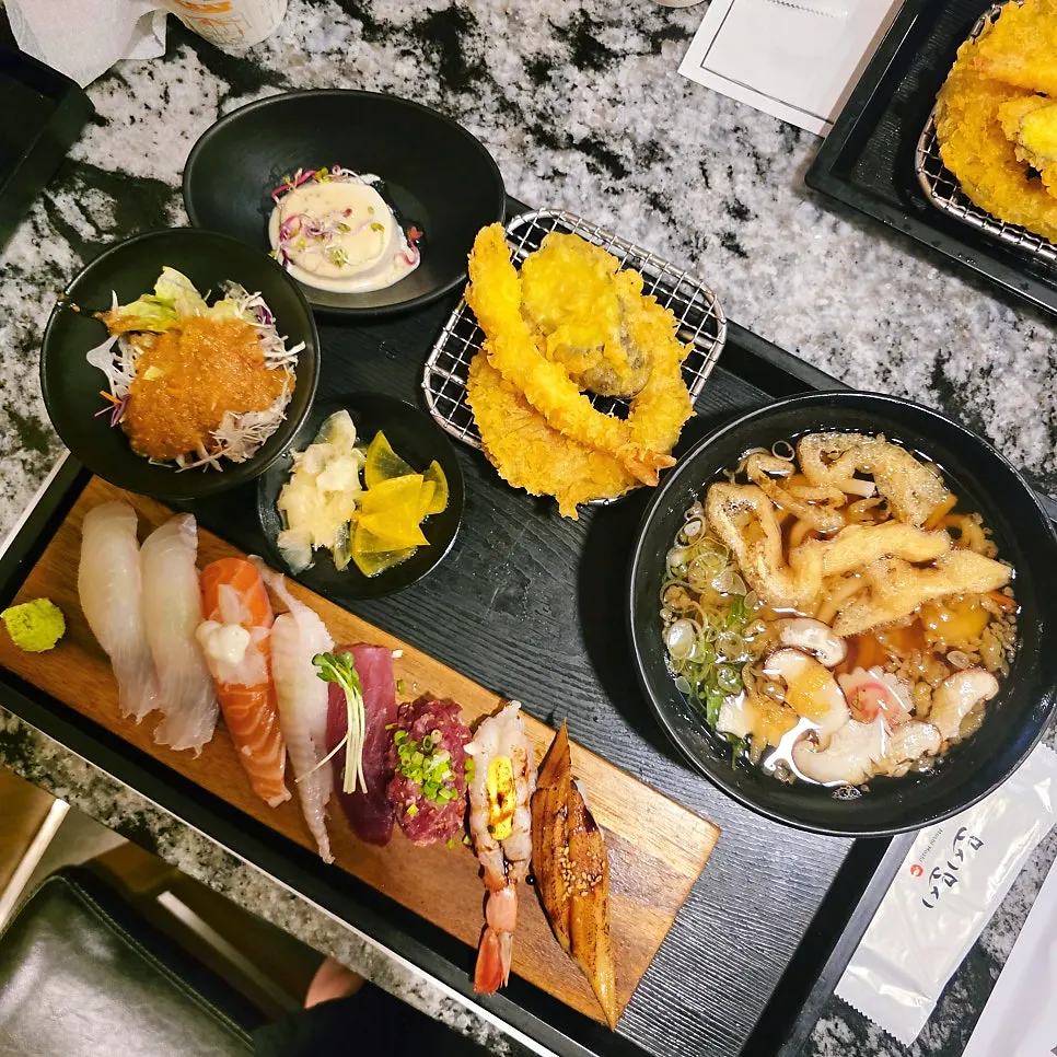 Full spread of the sushi set