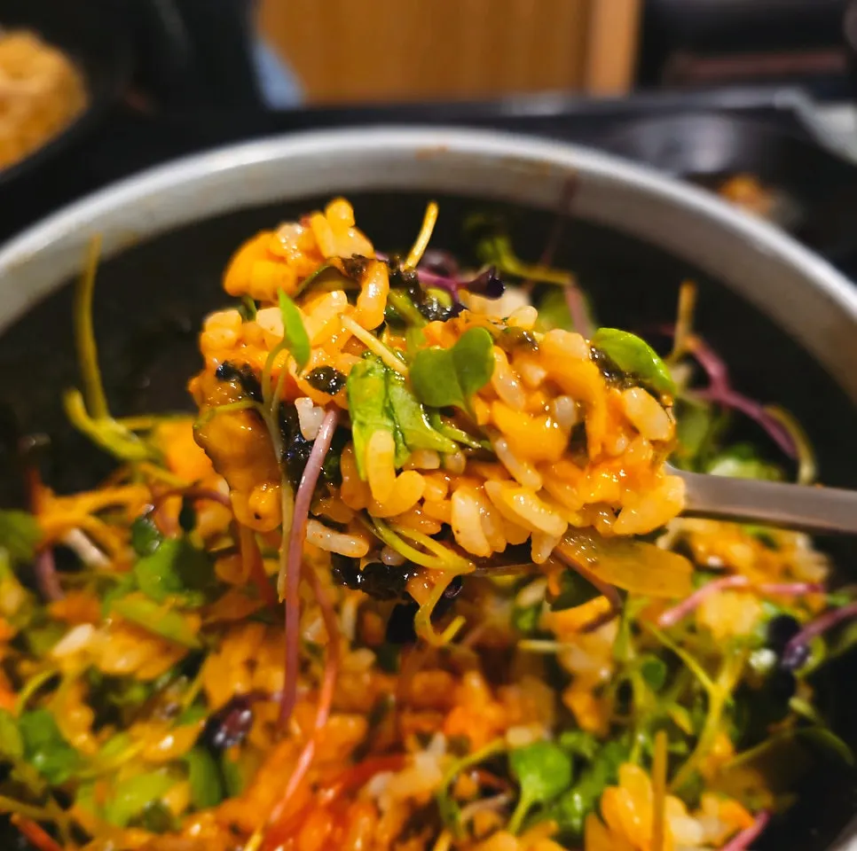 Sea squirt bibimbap with side dishes