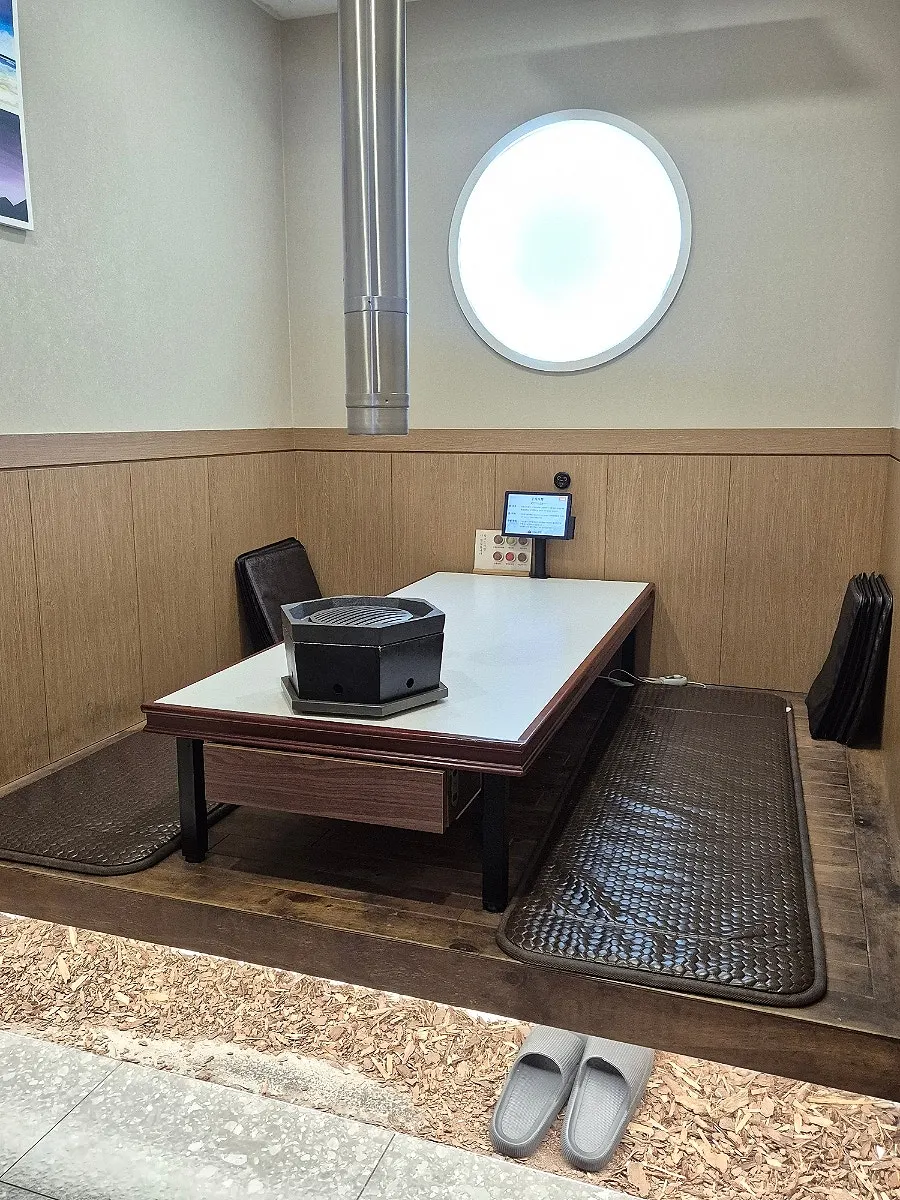 Neat interior with a hanok feel