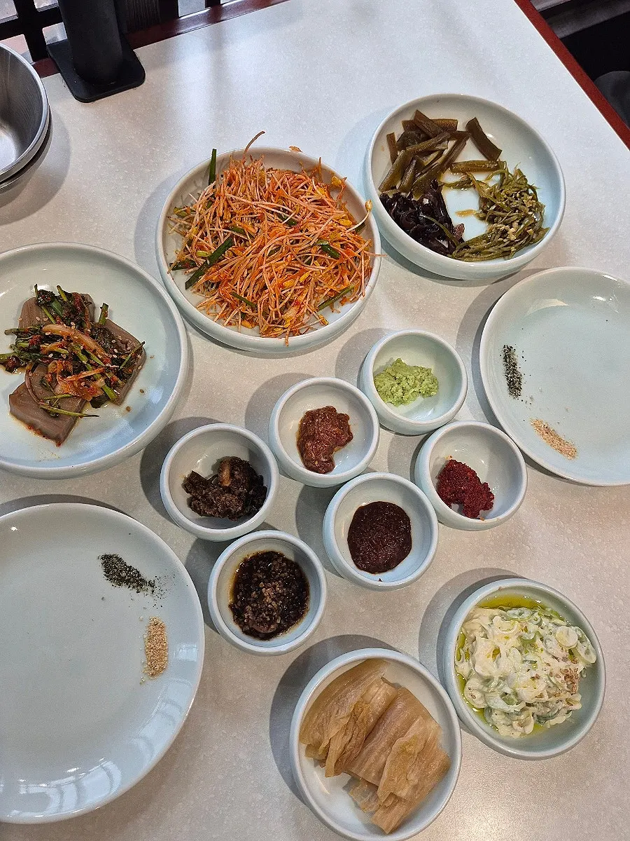 Basic side dishes including beef-and-radish soup
